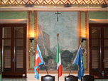 Le tre bandiere: Regione Piemonte, italiana e dell'Unione Europea