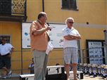 Sul palco, il Sindaco Riu con il presidente dell'associazione Racconigi Cycling Team Carrera