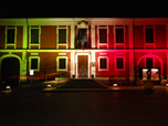 Municipio tricolore in occasione del 150° anniversario dell'Unità d'Italia
