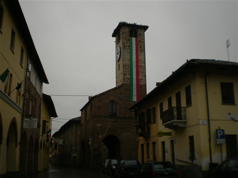 Torre civica con il Tricolore (15/3/2011)