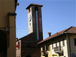 Torre civica fasciata dal tricolore