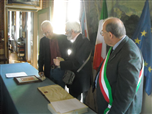 Da sinistra a destra: il Signor Concio, il Presidente della società studi storici della Provincia di Cuneo Rinaldo Comba ed il Sindaco