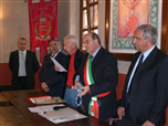 Da sinistra: l'Assessore Chiaraviglio, il Consigliere Regionale Negro, il Sig. Concio, il Sindaco Riu e il Dott. Genta, consigliere della Fondazione CR Torino