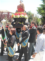 La statua di San Vito portata in processione