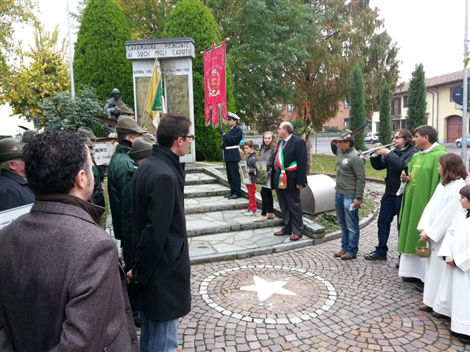 Piazza Castello - Monumento ai caduti