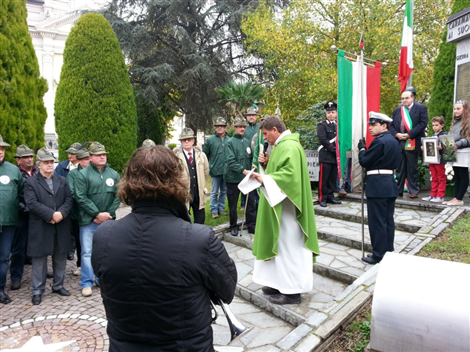 Benedizione del parroco Don Albano
