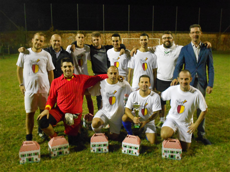 Premiazione torneo di calcetto, con Chiaraviglio e Osella per il Comune