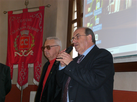 Primo piano del Sig. Concio e del Sindaco Riu