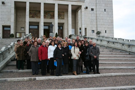 Coro e simpatizzanti a Castelnuovo Don Bosco (27/1/2008)