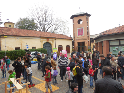 Animazione per i bambini in Piazza Boetti