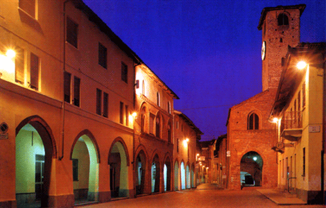 Via Ornato illuminata