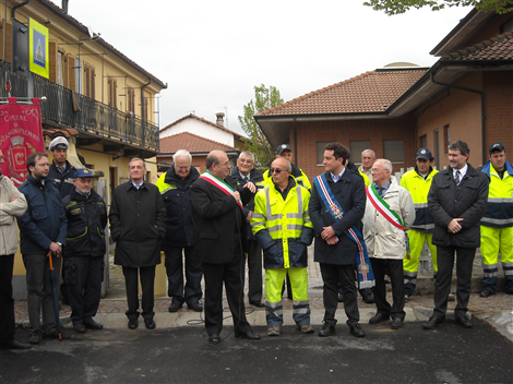 Il Sindaco Riu con tutte le autorità presenti