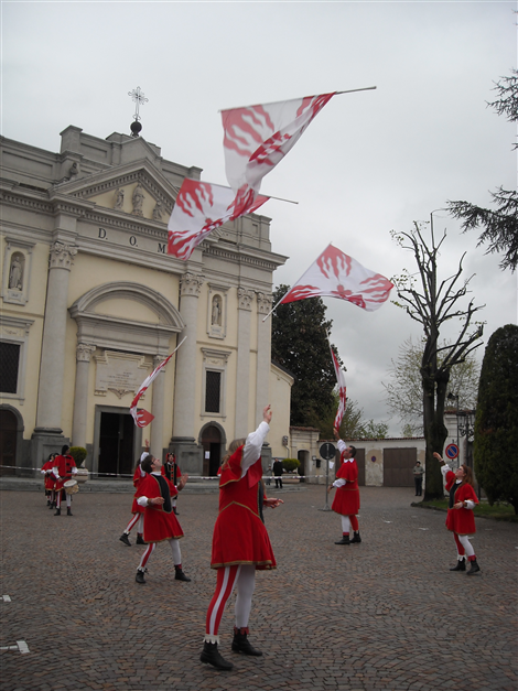 Gli sbandieratori di San Martino