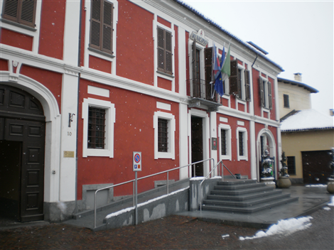Municipio sotto la neve