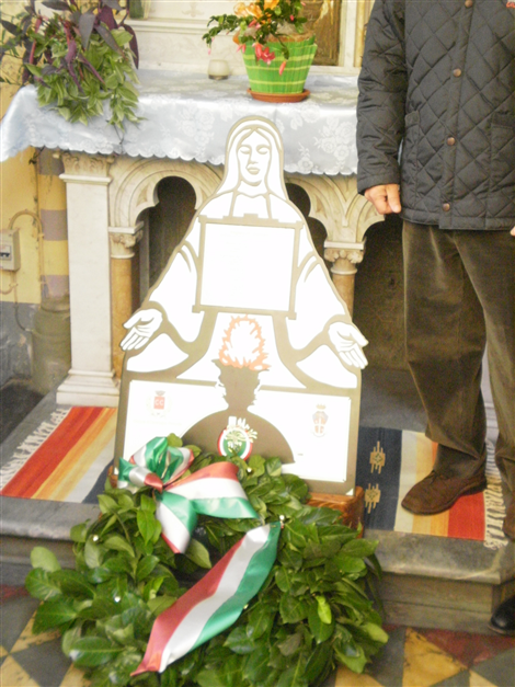 Stele Virgo Fidelis, realizzata da Donato Costi