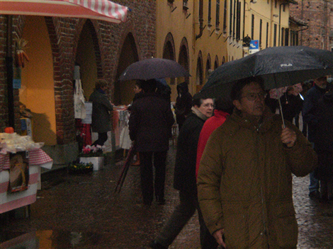 Mercatino dell'usato e antiquariato minore