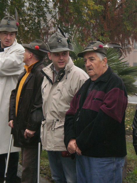 Omaggio ai caduti per la ricorrenza del 4 novembre (7/11/2010)
