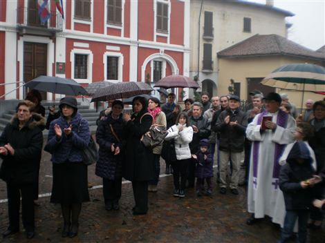 Le persone presenti alla cerimonia