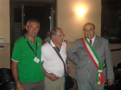 Il Sindaco Riu (a sinistra) con il Sindaco di Alicia Barra (in mezzo)