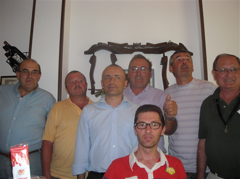 Il Sindaco Riu, il consigliere Bono. Marcello Gatto (presidente Coldiretti Prov. Cuneo), Michele Giacosa (pres. Confartigianato Savigliano), Ivano Cominetti, il sindaco Barra e l'assessore Osella in primo piano con gli amici argentini