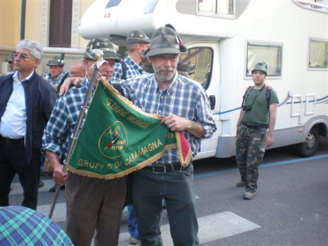 Il Capogruppo Bertoldo all'Adunata Alpini di Torino (8/5/2011)