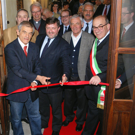 Inaugurazione mostra "Sacri Teli e Sante Reliquie" presso Abbazia (11/4/2015) con il Presidente della Regione Piemonte Sergio Chiamparino