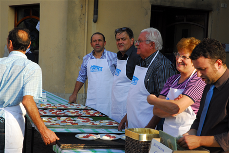 Degustazione del formaggio caramagnese