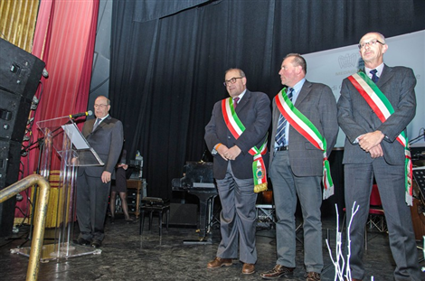 Il Sindaco Riu ritira il premio di Confindustria per Caramagna Piemonte "Amici delle imprese" (19/12/2013)