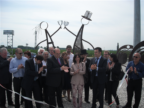Taglio del nastro alla rotonda