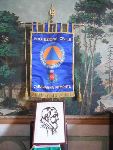 Il labaro della Protezione Civile