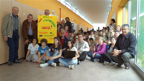Consegna aiuti ai bambini di Mirabello (8/5/2013)