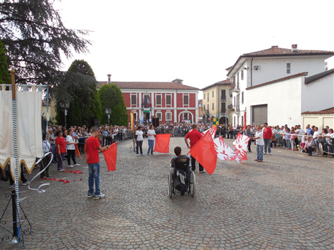Gli sbandieratori del gruppo "Nuvole"