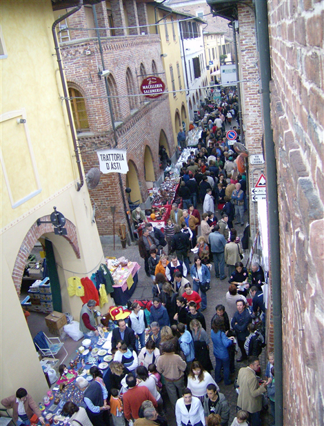 Sagra della Frittella tra i portici di Via Ornato