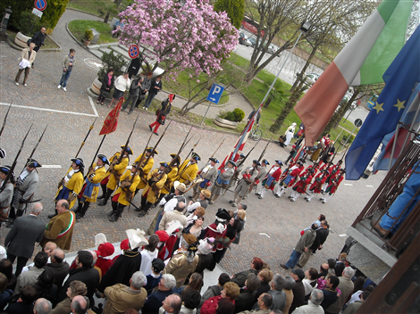 L'arrivo in Piazza Castello
